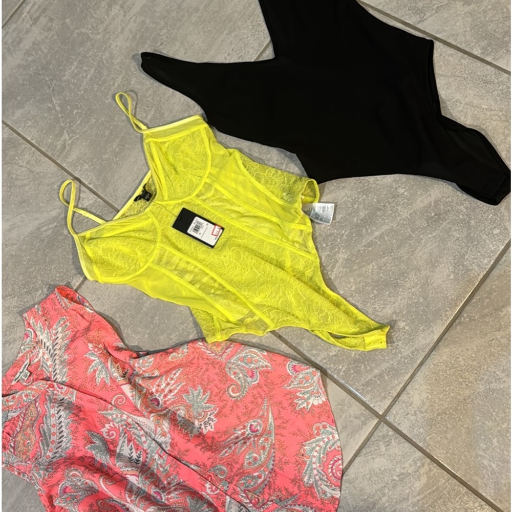 Bundle of 3 shirts